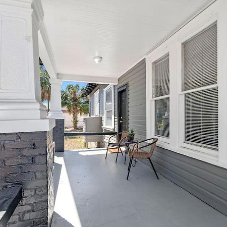 Charming And Historic Bungalow Near All 坦帕 外观 照片